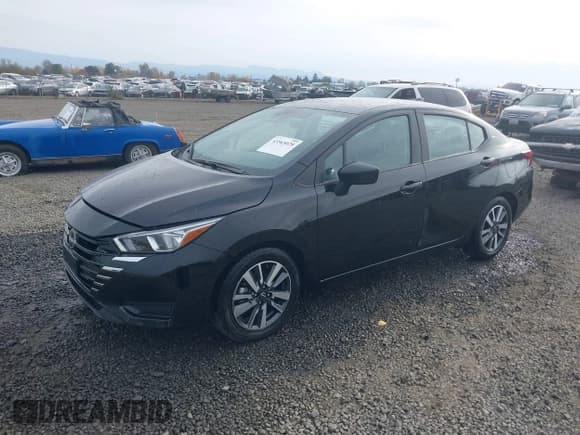 ✅ 2024 Nissan Versa SV • VIN: 3N1CN8EV5RL908819 • Лот: 43565028. Опубликован ранее на IAAI с пробегом 28 681 миль. Бесплатный доступ к архиву аукционных продаж из США и подробный отчёт об истории автомобиля на DreamBid. Изображение 2.