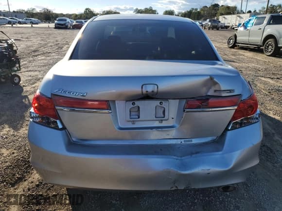 ✅ 2011 Honda Accord LX • VIN: 1HGCP2F35BA080724 • Lot: 90677405. Listed on Copart with 137,189 mi. Free auction sales archive from the USA and detailed vehicle history report at DreamBid. Image 6.