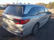 ✅ 2025 Honda Odyssey Touring • VIN: 5FNRL6H84SB020560 • Lot: 43591040. Listed on IAAI with 5,281 mi. Free auction sales archive from the USA and detailed vehicle history report at DreamBid. Image 4.