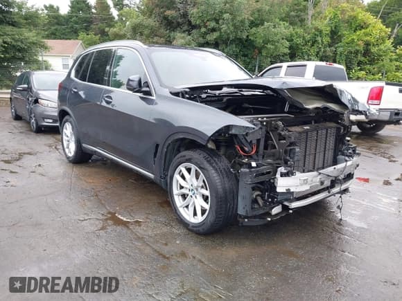 ✅ 2019 BMW X5 xDrive40i • VIN: 5UXCR6C57KLL06917 • Lot: 42416376. Listed on IAAI with 59,089 mi. Free auction sales archive from the USA and detailed vehicle history report at DreamBid. Image 1.