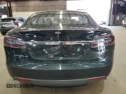 ✅ 2013 Tesla Model S • VIN: 5YJSA1CN8DFP16610 • Lot: 87001215. Wystawiony na Copart z przebiegiem 132 607 mil. Bezpłatny archiwum sprzedaży aukcyjnych z USA i szczegółowy raport historii pojazdu na DreamBid. Zdjęcie 6.