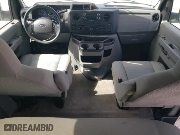 ✅ 2014 Ford Econoline Passenger XL • VIN: 1FBNE3BL9EDB00988 • Lot: 42121185. Listed on Copart with 40,256 mi. Free auction sales archive from the USA and detailed vehicle history report at DreamBid. Image 8.