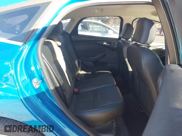 ✅ 2016 Ford Focus Titanium • VIN: 1FADP3N28GL220302 • Lot: 43715924. Listed on IAAI with 59,304 mi. Free auction sales archive from the USA and detailed vehicle history report at DreamBid. Image 8.