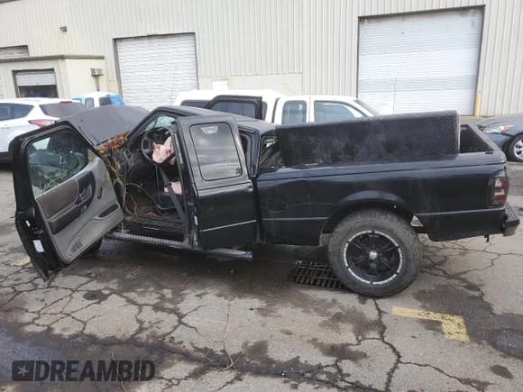 ✅ 2005 Ford Ranger XLT • VIN: 1FTZR45E95PA26247 • Lot: 84958165. Wystawiony na Copart z przebiegiem Nie podano. Bezpłatny archiwum sprzedaży aukcyjnych z USA i szczegółowy raport historii pojazdu na DreamBid. Zdjęcie 2.