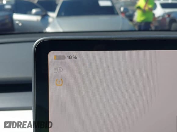 ✅ 2024 Tesla Model Y Long Range • VIN: 7SAYGDEEXRA238558 • Lot: 43107513. Wystawiony na IAAI z przebiegiem 25 805 mil. Bezpłatny archiwum sprzedaży aukcyjnych z USA i szczegółowy raport historii pojazdu na DreamBid. Zdjęcie 18.