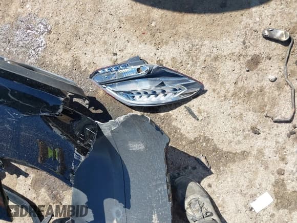 ✅ 2017 Mercedes-Benz C 300 • VIN: 55SWF4JB8HU218327 • Lot: 43277723. Listed on IAAI with 111,857 mi. Free auction sales archive from the USA and detailed vehicle history report at DreamBid. Image 18.