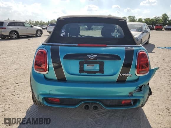 ✅ 2019 MINI Convertible Cooper S • VIN: WMWWG9C52K3E39655 • Lot: 72599194. Listed on Copart with 21,148 mi. Free auction sales archive from the USA and detailed vehicle history report at DreamBid. Image 6.