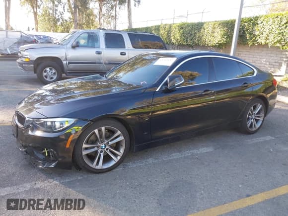 ✅ 2019 BMW 4 Series 430i • VIN: WBA4J1C57KBM12125 • Lot: 43781037. Wystawiony na IAAI z przebiegiem 111 115 mil. Bezpłatny archiwum sprzedaży aukcyjnych z USA i szczegółowy raport historii pojazdu na DreamBid. Zdjęcie 2.