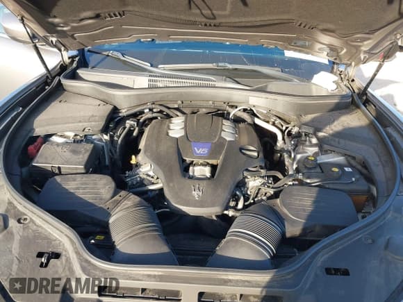 ✅ 2019 Maserati Levante S • VIN: ZN661YUA5KX314504 • Lot: 41577303. Listed on IAAI with 89,908 mi. Free auction sales archive from the USA and detailed vehicle history report at DreamBid. Image 10.