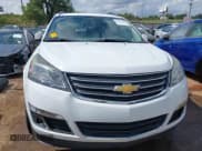 ✅ 2016 Chevrolet Traverse LT • VIN: 1GNKRGKD4GJ317797 • Lot: 43252239. Wystawiony na IAAI z przebiegiem 117 718 mil. Bezpłatny archiwum sprzedaży aukcyjnych z USA i szczegółowy raport historii pojazdu na DreamBid. Zdjęcie 12.