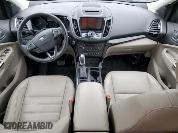 ✅ 2018 Ford Escape Titanium • VIN: 1FMCU9J92JUB01162 • Lot: 90094025. Wystawiony na Copart z przebiegiem Nie podano. Bezpłatny archiwum sprzedaży aukcyjnych z USA i szczegółowy raport historii pojazdu na DreamBid. Zdjęcie 8.