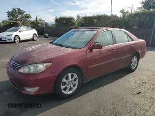 ✅ 2006 Toyota Camry LE • VIN: 4T1BF30K96U119236 • Лот: 84288495. Опубликован ранее на Copart с пробегом 256 434 миль. Бесплатный доступ к архиву аукционных продаж из США и подробный отчёт об истории автомобиля на DreamBid. Изображение 1.