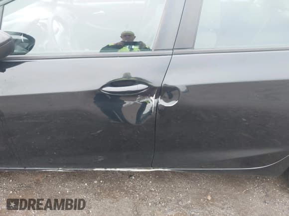 ✅ 2018 Chevrolet Cruze LS • VIN: 1G1BB5SM4J7116996 • Lot: 43534133. Listed on IAAI with 204,194 mi. Free auction sales archive from the USA and detailed vehicle history report at DreamBid. Image 19.