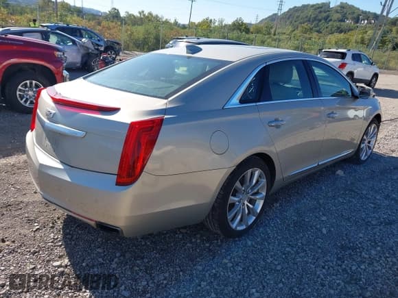 ✅ 2016 Cadillac XTS Luxury Collection • VIN: 2G61N5S30G9132365 • Lot: 43329010. Wystawiony na IAAI z przebiegiem 142 770 mil. Bezpłatny archiwum sprzedaży aukcyjnych z USA i szczegółowy raport historii pojazdu na DreamBid. Zdjęcie 4.