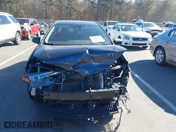 ✅ 2019 Toyota Corolla LE • VIN: 2T1BURHE7KC201310 • Lot: 43670254. Listed on IAAI with 146,506 mi. Free auction sales archive from the USA and detailed vehicle history report at DreamBid. Image 12.