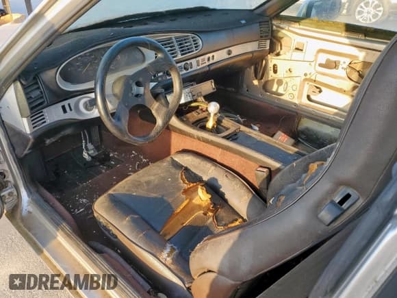 ✅ 1986 Porsche 944 • VIN: WP0AA0959GN151528 • Lot: 53332365. Wystawiony na Copart z przebiegiem 142 459 mil. Bezpłatny archiwum sprzedaży aukcyjnych z USA i szczegółowy raport historii pojazdu na DreamBid. Zdjęcie 8.