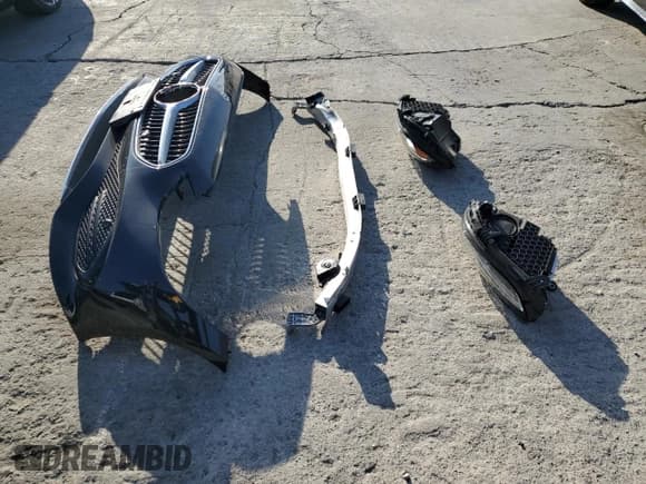 ✅ 2022 Mercedes-Benz C 300 • VIN: W1KAF4GB9NR036912 • Lot: 84637355. Wystawiony na Copart z przebiegiem 30 952 mil. Bezpłatny archiwum sprzedaży aukcyjnych z USA i szczegółowy raport historii pojazdu na DreamBid. Zdjęcie 12.