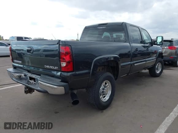 ✅ 2005 Chevrolet Silverado 2500HD LS • VIN: 1GCHK23215F869670 • Lot: 42213063. Listed on IAAI with 272,981 mi. Free auction sales archive from the USA and detailed vehicle history report at DreamBid. Image 4.