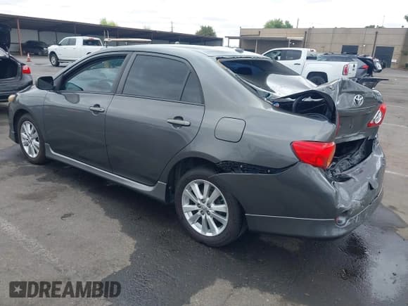 ✅ 2010 Toyota Corolla • VIN: 2T1BU4EE2AC502699 • Lot: 43180771. Wystawiony na IAAI z przebiegiem 169 549 mil. Bezpłatny archiwum sprzedaży aukcyjnych z USA i szczegółowy raport historii pojazdu na DreamBid. Zdjęcie 3.