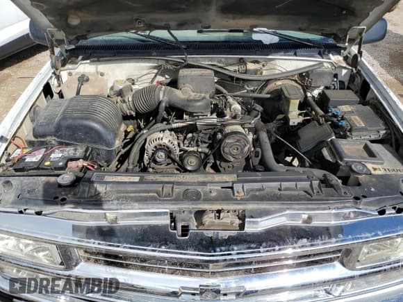 ✅ 1997 Chevrolet Silverado 1500 • VIN: 2GCEC19R9V1133209 • Lot: 85292265. Listed on Copart with 198,668 mi. Free auction sales archive from the USA and detailed vehicle history report at DreamBid. Image 11.