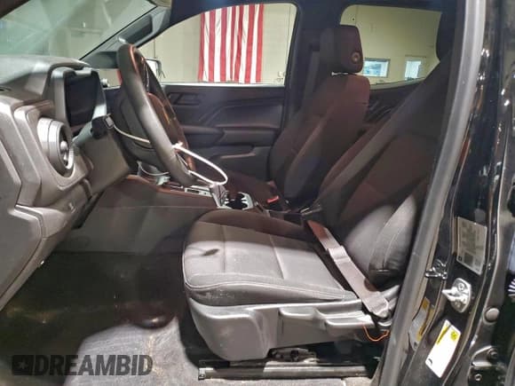 ✅ 2024 Chevrolet Colorado 2WD Work Truck • VIN: 1GCGSBEC2R1235949 • Lot: 94358115. Listed on Copart with 21,989 mi. Free auction sales archive from the USA and detailed vehicle history report at DreamBid. Image 7.