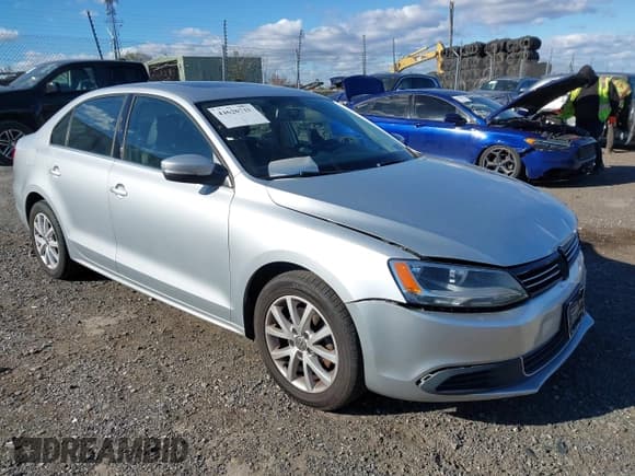 ✅ 2013 Volkswagen Jetta SE • VIN: 3VWDP7AJ0DM254546 • Lot: 43620718. Listed on IAAI with 139,575 mi. Free auction sales archive from the USA and detailed vehicle history report at DreamBid. Image 1.