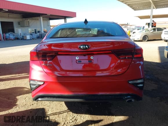 ✅ 2021 Kia Forte LXS • VIN: 3KPF24AD1ME331020 • Lot: 43633774. Wystawiony na IAAI z przebiegiem 89 896 mil. Bezpłatny archiwum sprzedaży aukcyjnych z USA i szczegółowy raport historii pojazdu na DreamBid. Zdjęcie 16.