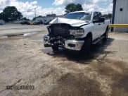 ✅ 2024 Ram 2500 Big Horn • VIN: 3C6UR5DJ7RG285920 • Lot: 62305525. Wystawiony na Copart z przebiegiem 35 802 mil. Bezpłatny archiwum sprzedaży aukcyjnych z USA i szczegółowy raport historii pojazdu na DreamBid. Zdjęcie 13.