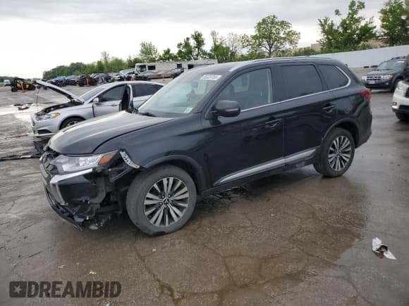 ✅ 2020 Mitsubishi Outlander SE • VIN: JA4AD3A37LZ020212 • Lot: 55339765. Listed on Copart with 107,795 mi. Free auction sales archive from the USA and detailed vehicle history report at DreamBid. Image 1.
