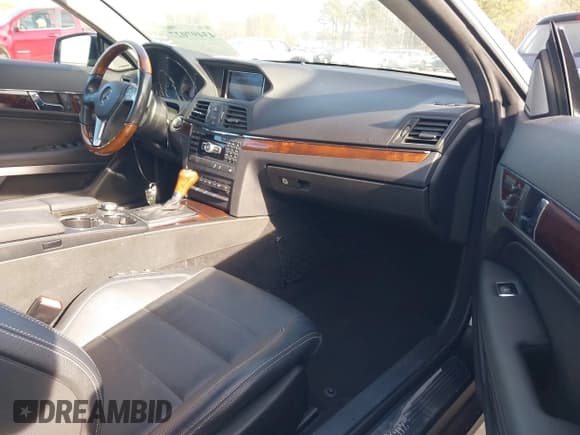 ✅ 2013 Mercedes-Benz E 350 • VIN: WDDKK5KF3DF190970 • Лот: 43497027. Опубликован ранее на IAAI с пробегом 33 492 миль. Бесплатный доступ к архиву аукционных продаж из США и подробный отчёт об истории автомобиля на DreamBid. Изображение 5.