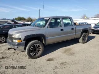 ✅ 2001 Chevrolet Silverado 2500HD • VIN: 1GCHK23161F182203 • Lot: 87349074. Wystawiony na Copart z przebiegiem 223 861 mil. Bezpłatny archiwum sprzedaży aukcyjnych z USA i szczegółowy raport historii pojazdu na DreamBid. Zdjęcie 1.