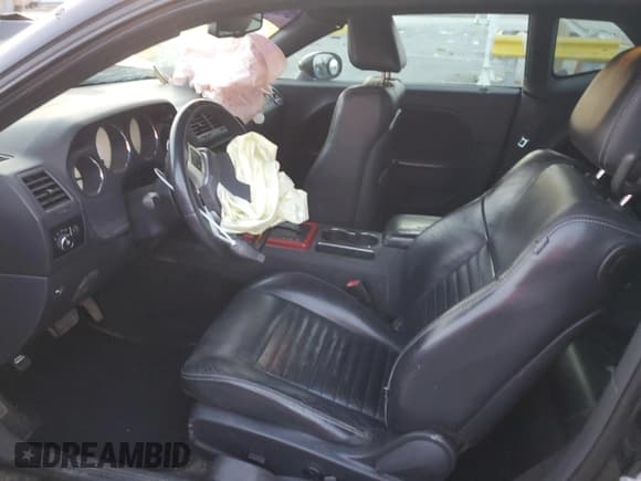 ✅ 2013 Dodge Challenger R/T • VIN: 2C3CDYBT6DH524203 • Lot: 87437714. Wystawiony na Copart z przebiegiem 174 752 mil. Bezpłatny archiwum sprzedaży aukcyjnych z USA i szczegółowy raport historii pojazdu na DreamBid. Zdjęcie 7.