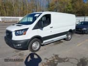 ✅ 2023 Ford Transit Cargo • VIN: 1FTBR2Y82PKB23785 • Lot: 43510153. Wystawiony na IAAI z przebiegiem 21 270 mil. Bezpłatny archiwum sprzedaży aukcyjnych z USA i szczegółowy raport historii pojazdu na DreamBid. Zdjęcie 19.