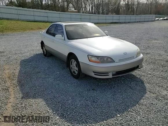 ✅ 1995 Lexus ES 300 • VIN: JT8GK13T8S0107061 • Lot: 49986875. Listed on Copart with 306,343 mi. Free auction sales archive from the USA and detailed vehicle history report at DreamBid. Image 11.