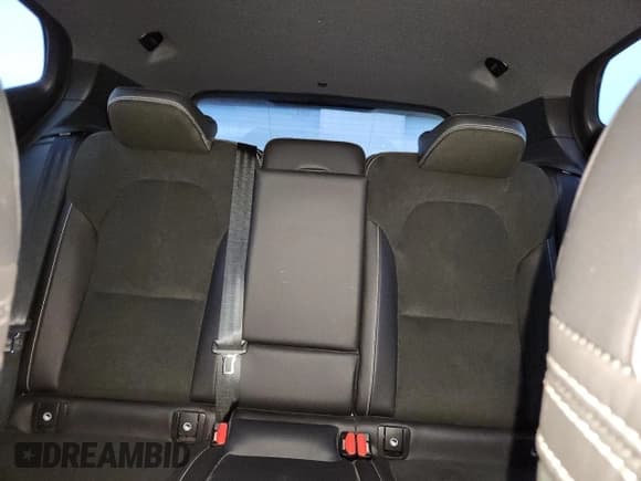 ✅ 2022 Volvo XC40 R-Design • VIN: YV4162UM1N2752634 • Лот: 86230005. Опубликован ранее на Copart с пробегом 33 640 миль. Бесплатный доступ к архиву аукционных продаж из США и подробный отчёт об истории автомобиля на DreamBid. Изображение 10.