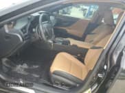 ✅ 2022 Lexus ES 300h • VIN: 58ADA1C18NU026665 • Лот: 86245945. Опубликован ранее на Copart с пробегом 29 610 миль. Бесплатный доступ к архиву аукционных продаж из США и подробный отчёт об истории автомобиля на DreamBid. Изображение 7.