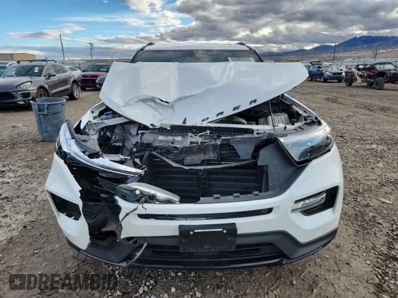 ✅ 2022 Ford Explorer ST • VIN: 1FM5K8GC3NGA08697 • Lot: 92882635. Wystawiony na Copart z przebiegiem 56 428 mil. Bezpłatny archiwum sprzedaży aukcyjnych z USA i szczegółowy raport historii pojazdu na DreamBid. Zdjęcie 5.