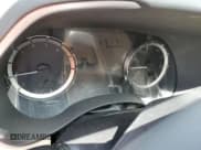 ✅ 2025 Toyota Highlander LE • VIN: 5TDKDRAH0SS554497 • Lot: 68827895. Wystawiony na Copart z przebiegiem Nie podano. Bezpłatny archiwum sprzedaży aukcyjnych z USA i szczegółowy raport historii pojazdu na DreamBid. Zdjęcie 9.