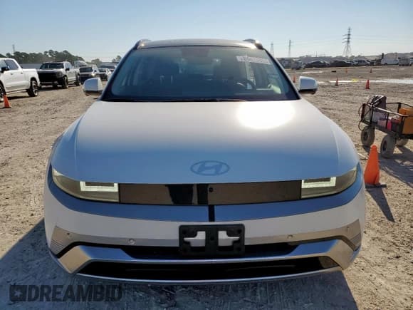 ✅ 2025 Hyundai Ioniq 5 Limited • VIN: 7YAKR4DA1SY001180 • Lot: 84413865. Listed on Copart with 6,091 mi. Free auction sales archive from the USA and detailed vehicle history report at DreamBid. Image 5.