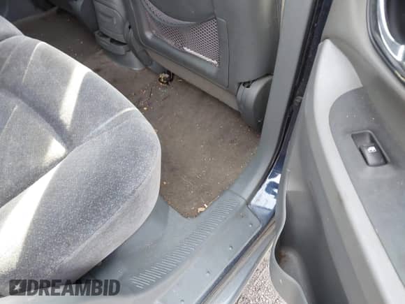 2004 Hyundai Santa Fe GLS с VIN KM8SC13D34U727938, выставлен на аукционе IAAI как лот 41520919 с пробегом 136 123 миль миль и . История ставок и продаж доступна на DreamBid. Изображение 8.