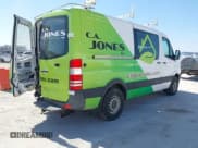 ✅ 2014 Mercedes-Benz Sprinter Cargo • VIN: WD3PE7DC1E5896648 • Lot: 41754532. Wystawiony na IAAI z przebiegiem 277 996 mil. Bezpłatny archiwum sprzedaży aukcyjnych z USA i szczegółowy raport historii pojazdu na DreamBid. Zdjęcie 4.