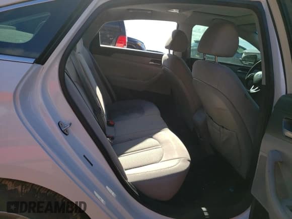 ✅ 2018 Hyundai Sonata SE • VIN: 5NPE24AFXJH619073 • Лот: 71075112. Опубликован ранее на Copart с пробегом 53 916 миль. Бесплатный доступ к архиву аукционных продаж из США и подробный отчёт об истории автомобиля на DreamBid. Изображение 10.