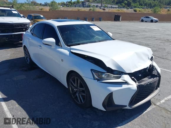 ✅ 2017 Lexus IS 200t • VIN: JTHBA1D23H5053960 • Lot: 42876263. Wystawiony na IAAI z przebiegiem 146 850 mil. Bezpłatny archiwum sprzedaży aukcyjnych z USA i szczegółowy raport historii pojazdu na DreamBid. Zdjęcie 1.