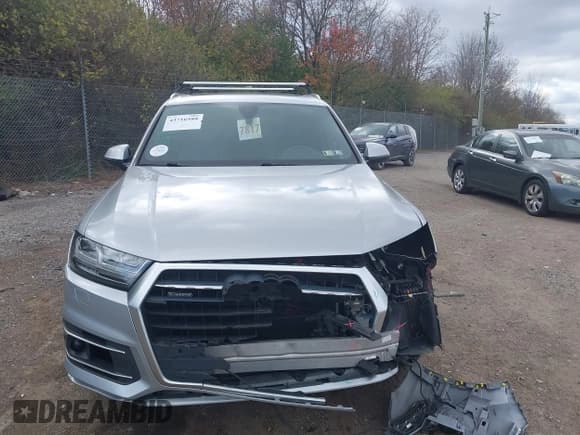 ✅ 2018 Audi Q7 Premium Plus • VIN: WA1LAAF72JD008156 • Lot: 43716588. Wystawiony na IAAI z przebiegiem 91 893 mil. Bezpłatny archiwum sprzedaży aukcyjnych z USA i szczegółowy raport historii pojazdu na DreamBid. Zdjęcie 13.