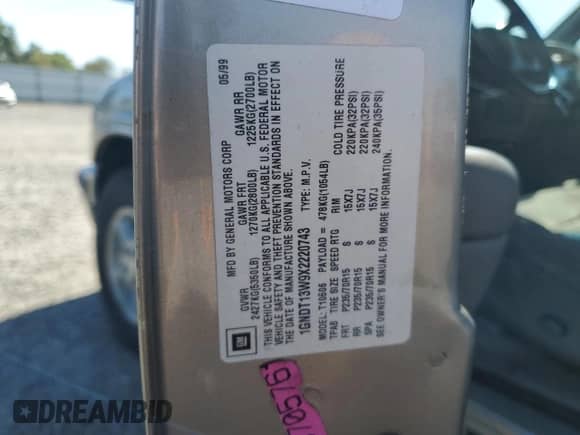 1999 Chevrolet Blazer LS z VIN 1GNDT13W9X2220743, wystawiony jako Copart lot #73434054 z przebiegiem 267 137 mil mil oraz Szkoda całkowita • Salvage title. Historia ofert i sprzedaży dostępna na DreamBid. Obrazek 13.