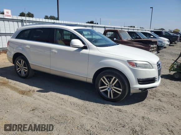 ✅ 2008 Audi Q7 Premium • VIN: WA1BV74L18D016780 • Lot: 70465544. Listed on Copart with 186,904 mi. Free auction sales archive from the USA and detailed vehicle history report at DreamBid. Image 4.