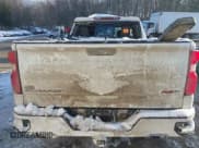 ✅ 2019 Chevrolet Silverado 1500 RST • VIN: 1GCRYEEDXKZ273955 • Lot: 41211019. Wystawiony na IAAI z przebiegiem Nie podano. Bezpłatny archiwum sprzedaży aukcyjnych z USA i szczegółowy raport historii pojazdu na DreamBid. Zdjęcie 17.