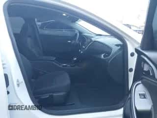 2024 Chevrolet Malibu RS z VIN 1G1ZG5ST9RF244966, wystawiony jako IAAI lot #43311844 z przebiegiem 34 958 mil mil oraz . Historia ofert i sprzedaży dostępna na DreamBid. Obrazek 5.