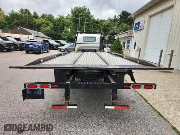 ✅ 2020 Isuzu NRR IBT • VIN: JALE5W163L7304XXX • Лот: 48609155. Опубликован ранее на Copart с пробегом 132 628 миль. Бесплатный доступ к архиву аукционных продаж из США и подробный отчёт об истории автомобиля на DreamBid. Изображение 7.