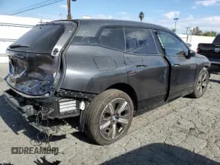 ✅ 2024 BMW iX xDrive50 • VIN: WB523CF01RCN47875 • Lot: 92165135. Wystawiony na Copart z przebiegiem 8 106 mil. Bezpłatny archiwum sprzedaży aukcyjnych z USA i szczegółowy raport historii pojazdu na DreamBid. Zdjęcie 3.